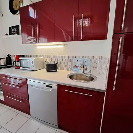Appartamento Maison Mitoyenne Climatisée Avec Piscine, Grande Terrasse, Proche à - Fr-1-326-809 *